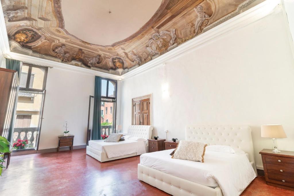 Riva Palace Apartments by Wonderful Italy photo 3