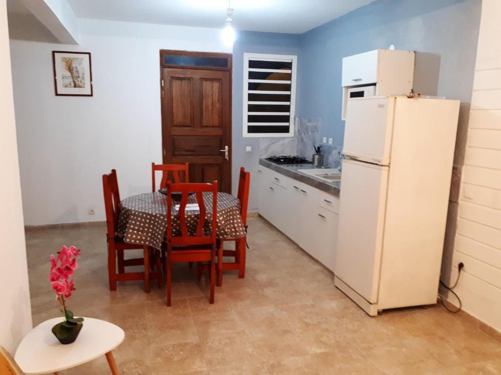 Maison de 2 chambres avec jardin clos a Morne A l'Eau a 2 km de la plage photo 1