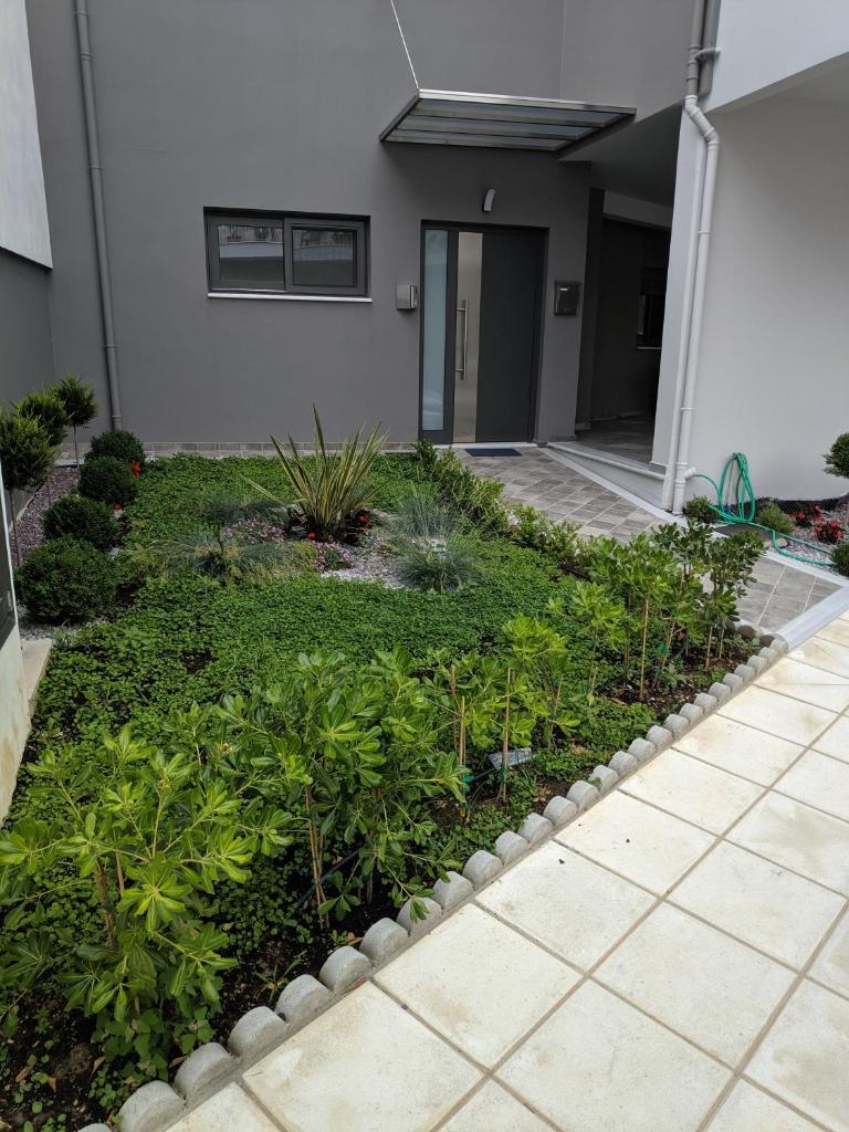 Stylish Ground Floor Maisonette photo 1