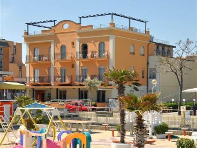 Hotel Holiday Beach photo 1