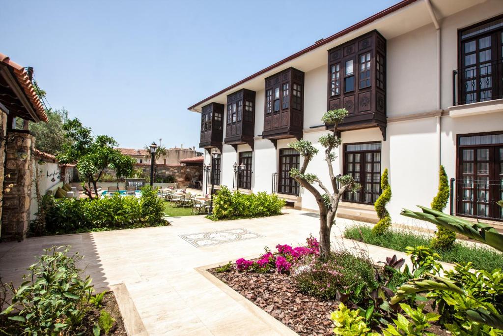 Livia Garden Hotel photo 2