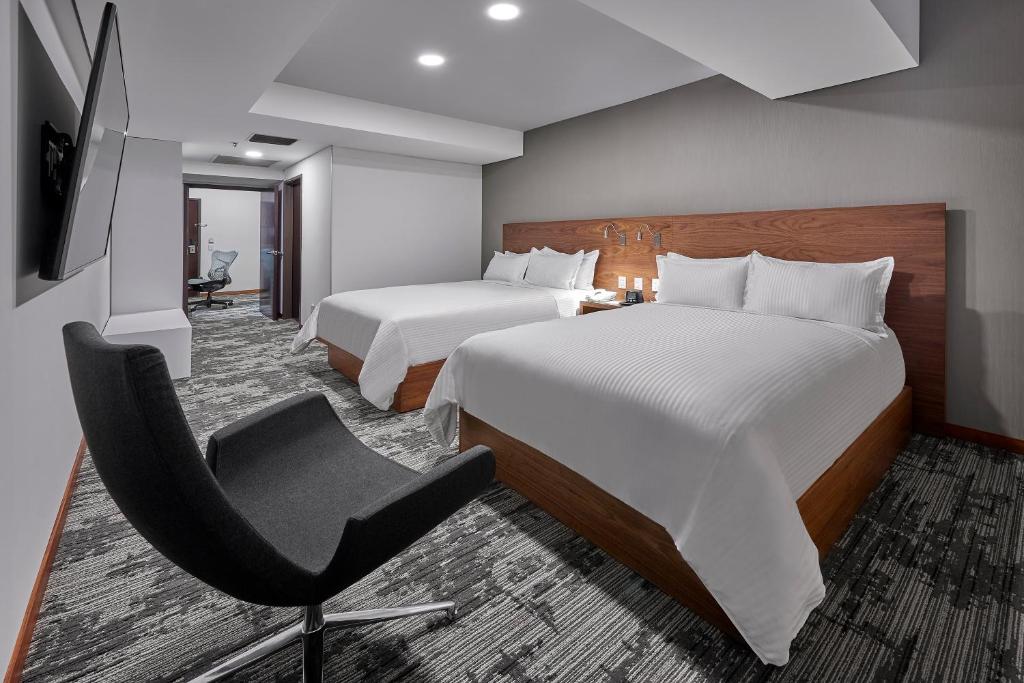 Сьюит (Люкс с 2 двуспальными кроватями – для некурящих), Wyndham Garden Mexico City - Polanco
