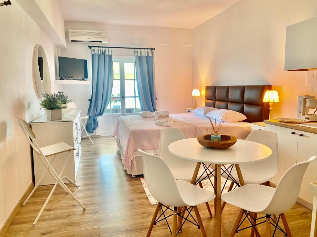 Agios Ioannis luxurious beachfront studio photo 1