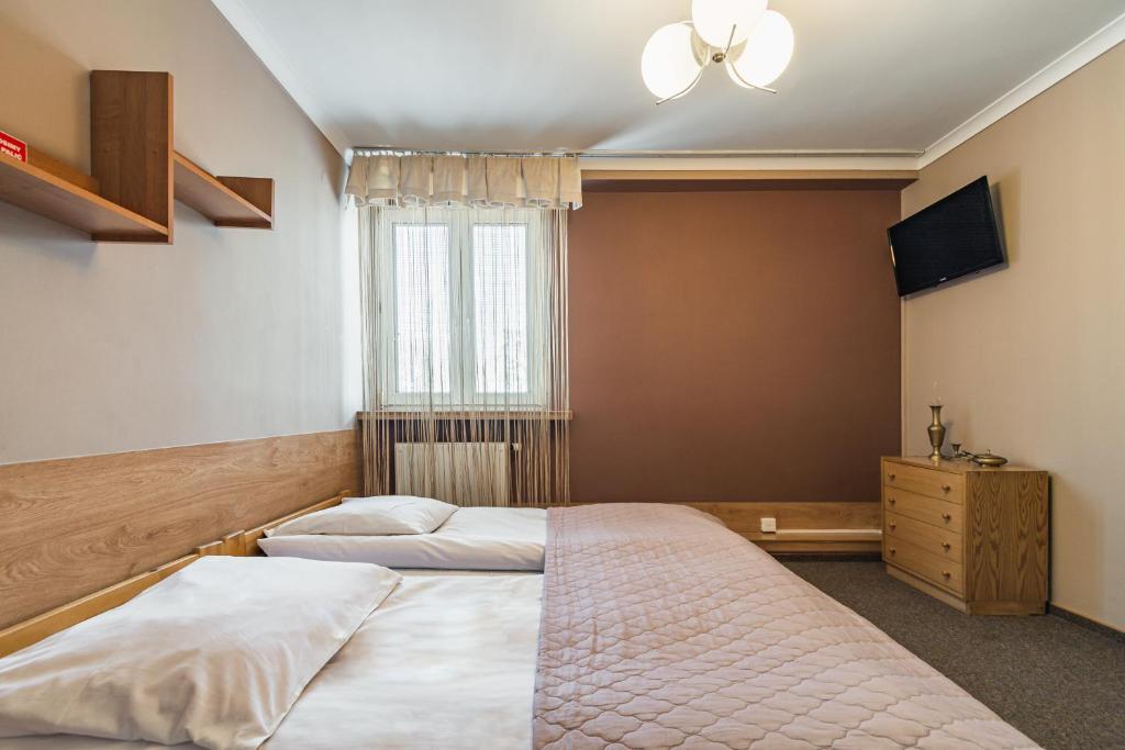 Апартаменты (Апартаменты с 2 спальнями (для 4 взрослых)), Pokoje Gościnne i Apartamenty Krupówki 19