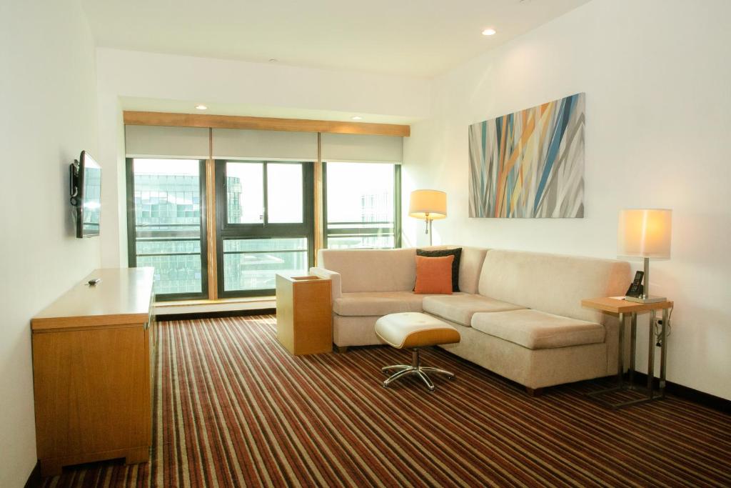 Hyatt Place Shenzhen Airport photo 1