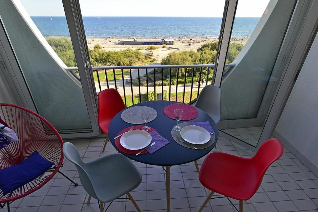 Studio de 33 m2, vue et bord de mer, parking photo 4