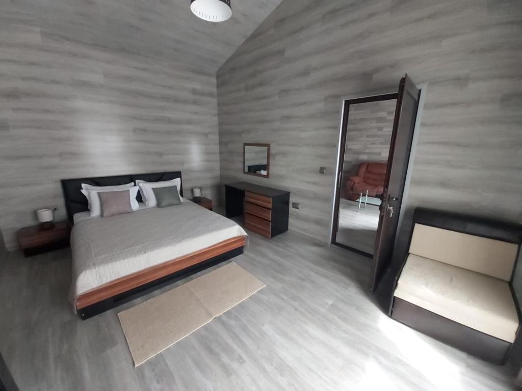 Guest Rooms Flirt photo 1