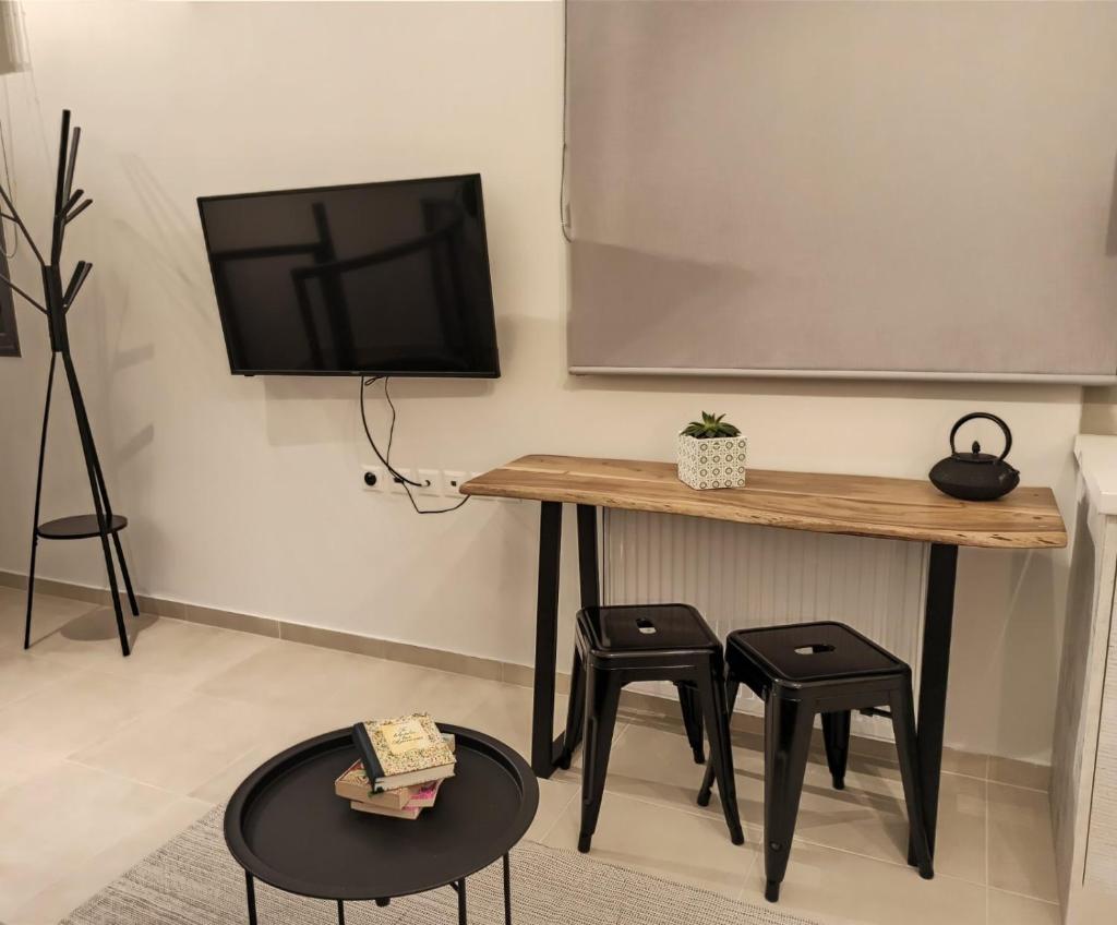 Stylish Ground Floor Maisonette photo 3