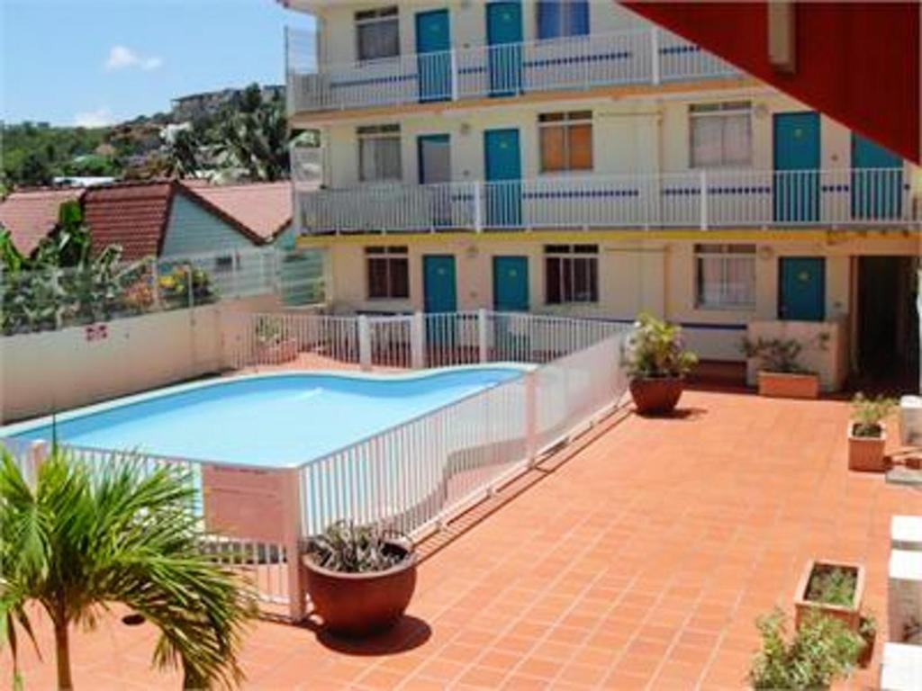 Studio a Trois ilets a 20 m de la plage avec piscine partagee jardin clos et wifi