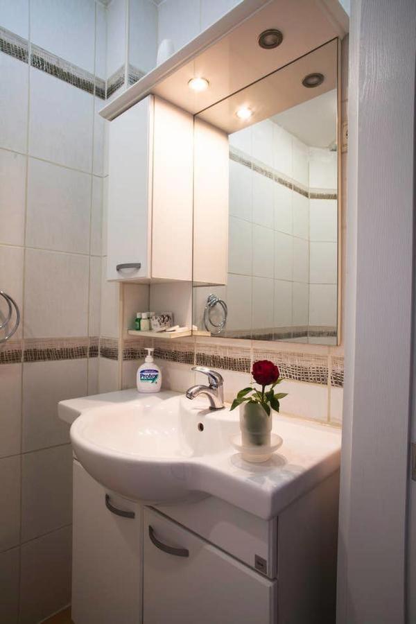 Private Villa Room Near Airport photo 3