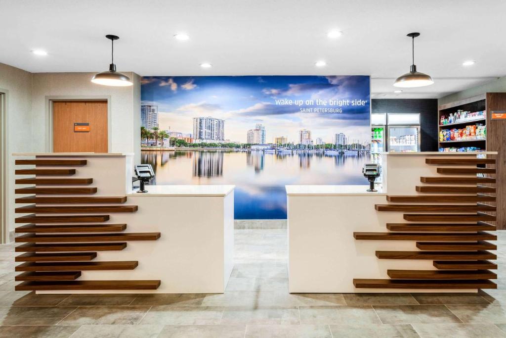 La Quinta by Wyndham St. Petersburg Northeast *Newly Renovated photo 2