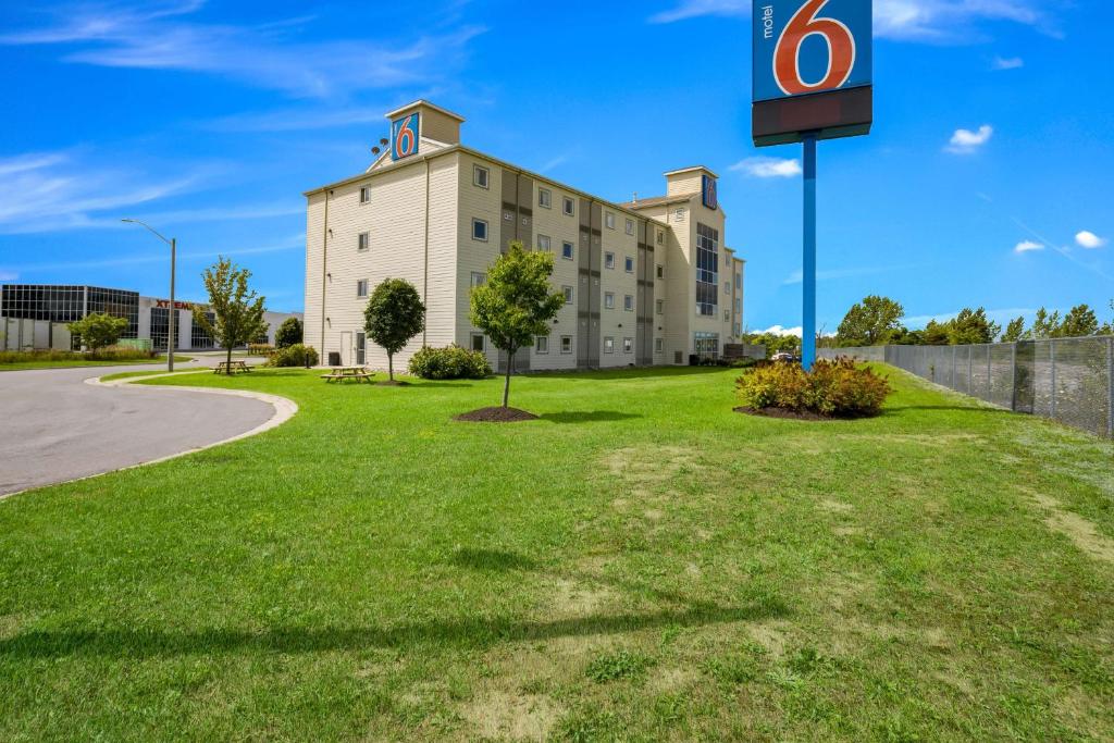 Motel 6-Kingston, ON photo 1
