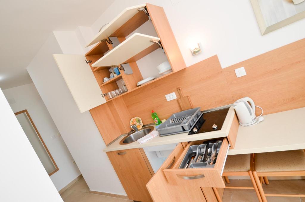 Апартаменты (Апартаменты с 1 спальней и балконом с видом на море), Apartments Ivanović