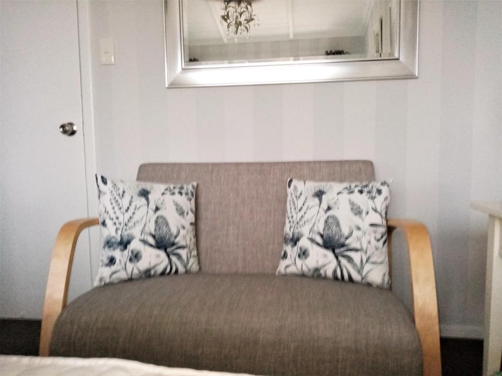 66 Chaucer B&B with Complimentary Breakfast to Go Bag photo 1