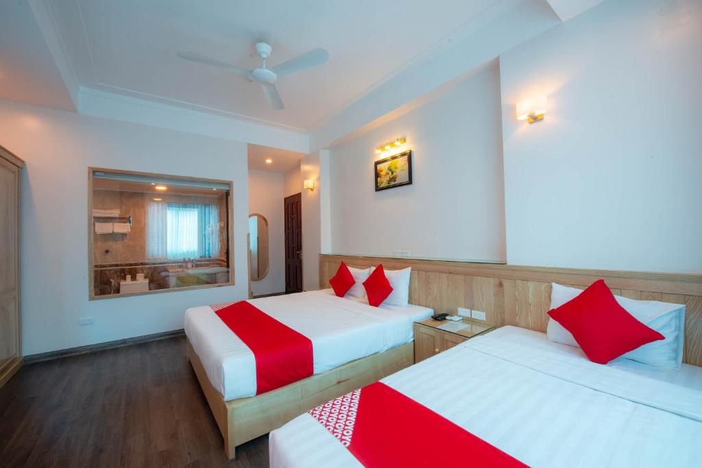 Трехместный (Улучшенный трехместный номер), Jeju Hanoi Hotel