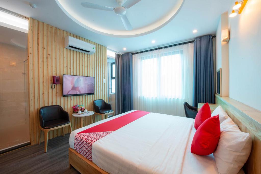 Двухместный (Улучшенный двухместный номер с 1 кроватью), Jeju Hanoi Hotel