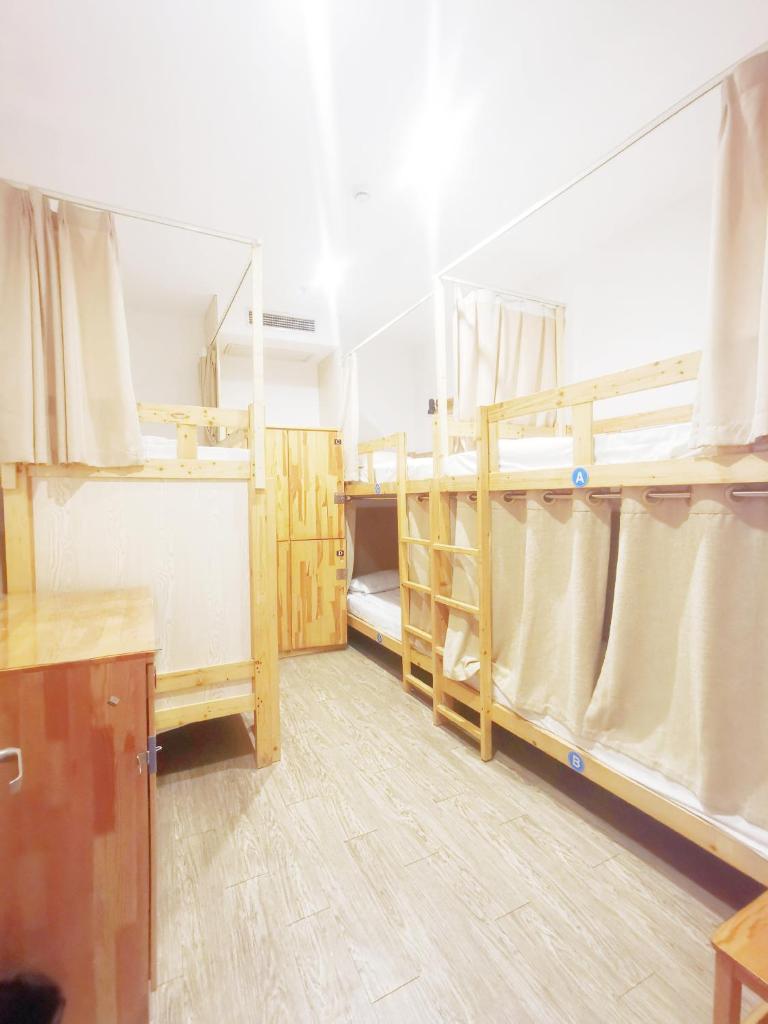 Номер (Односпальная кровать в 6-местном общем женском номере), Shanghai Blue Mountain Bund Youth Hostel