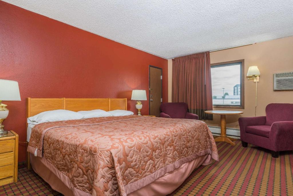 Super 8 by Wyndham Brooklyn Center/MPLS photo 4