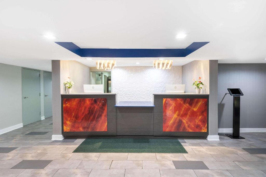 Baymont by Wyndham Murfreesboro photo 4