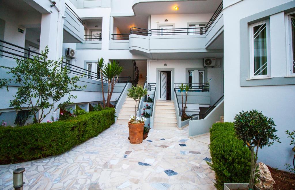 Elia Stalos Apartments photo 4