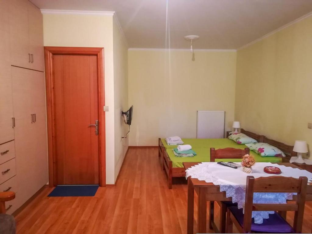 Mιχαλης Apartments photo 4