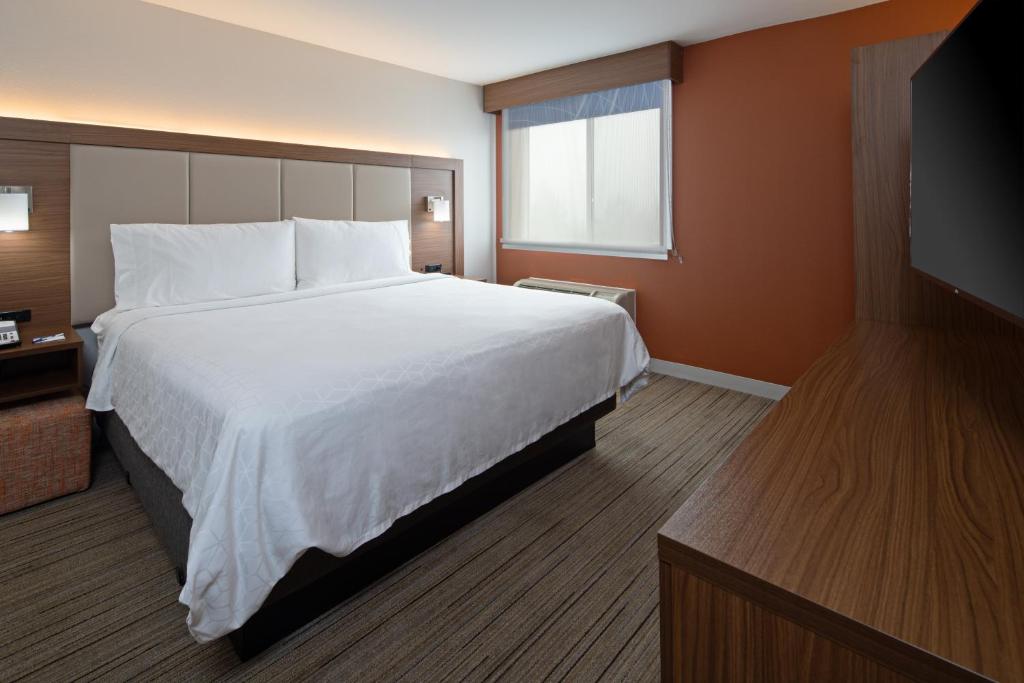 Holiday Inn Express Seattle - Sea-Tac Airport, an IHG Hotel photo 4