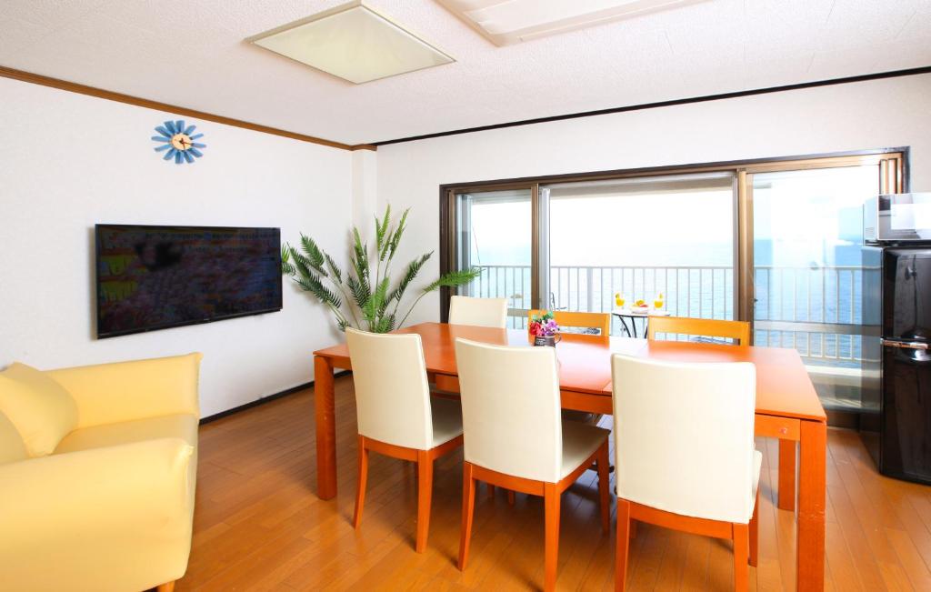 Shirahama Beach 312 photo 1