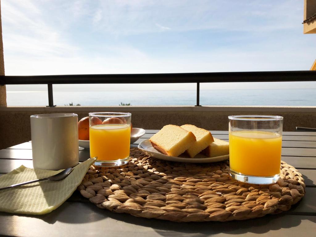 Lovely seaside apartment in front of Calafell beach and Cunit beach photo 4