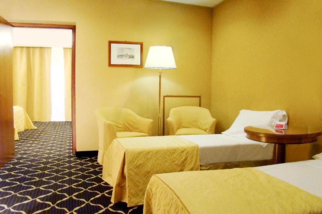 Ramada by Wyndham Naples photo 3