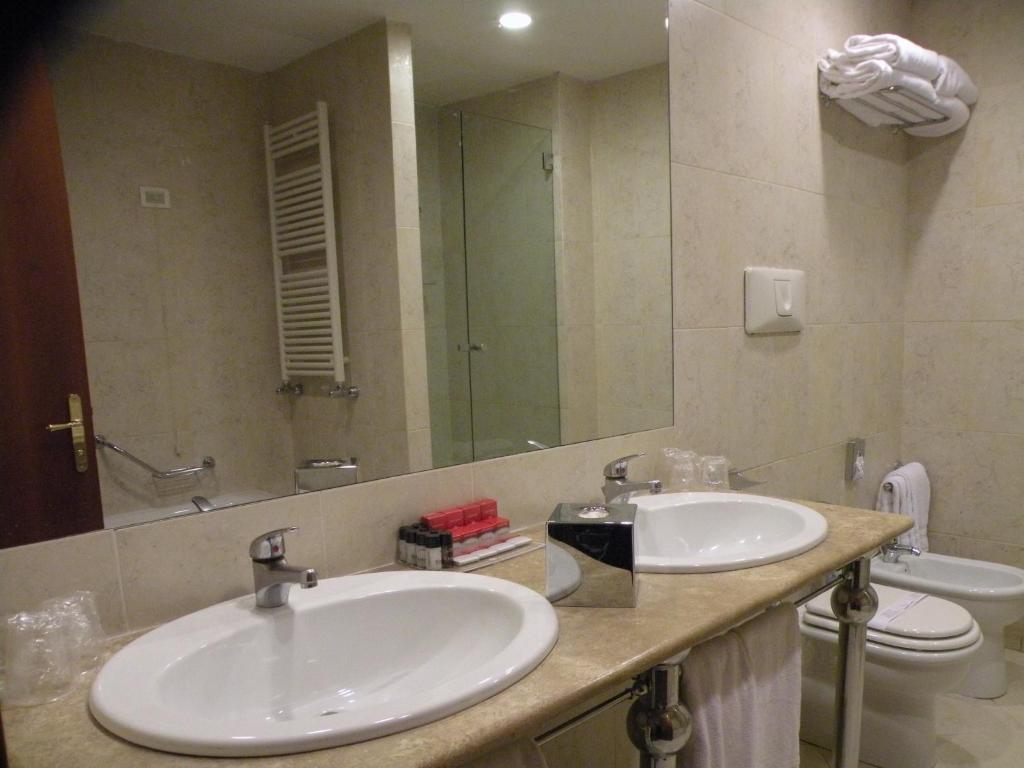 Ramada by Wyndham Naples photo 2