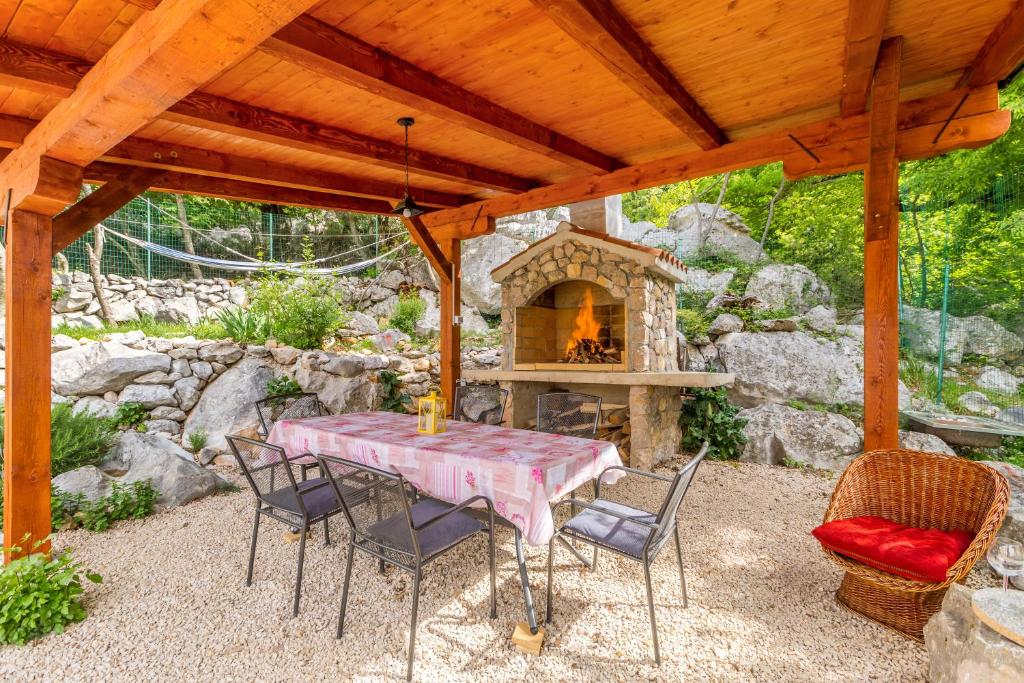 Villa Ana with jacuzzi & swimming pool photo 2