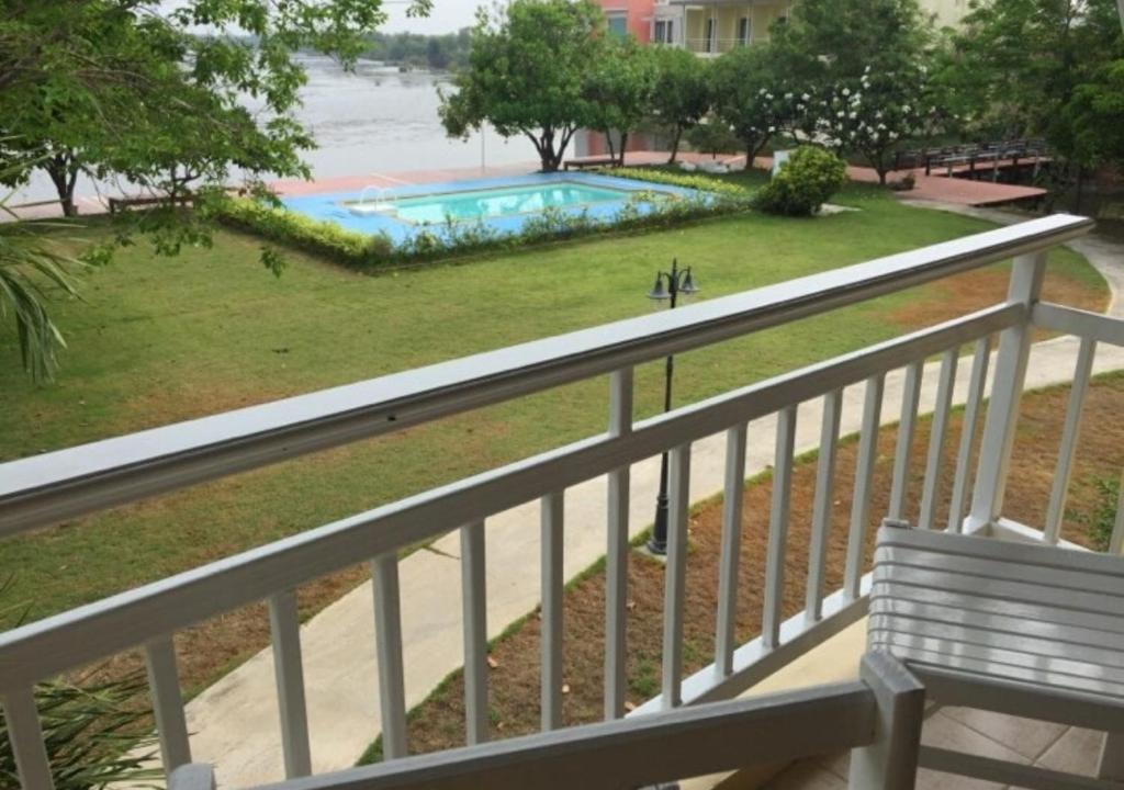 Baan Talay See Cream Resort photo 2