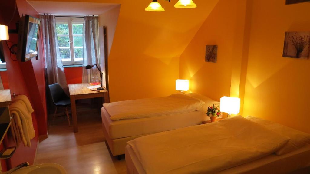 Gasthof Bären Aarburg last Check in 2100 pm photo 3