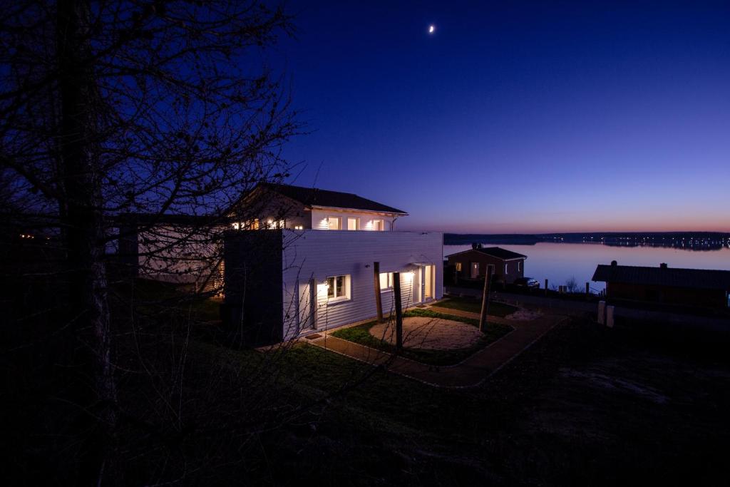 HAUS IM SCHILF 1 - Ferienwohnungen am Hainer See bei Leipzig photo 2