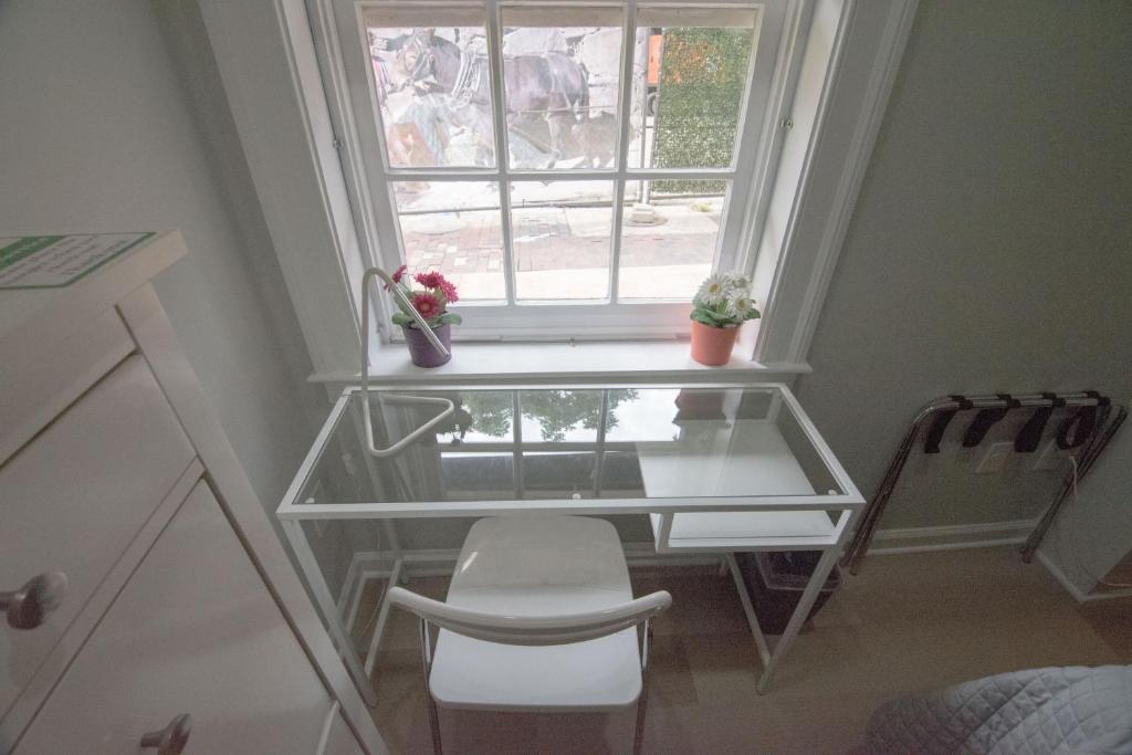 Двухместный (Lock#4), The Georgetown House Boutique Inn
