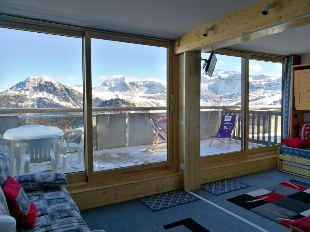 Appartement d'une chambre a La Plagne Aime 2000 a 10 m des pistes avec vue sur la ville et terrasse amenagee