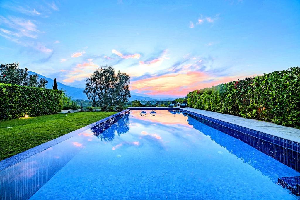 Cretan Mansion with Heated Swimming Pool photo 1