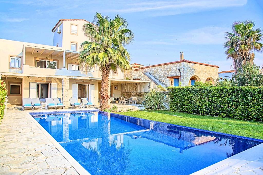 Cretan Mansion with Heated Swimming Pool photo 3