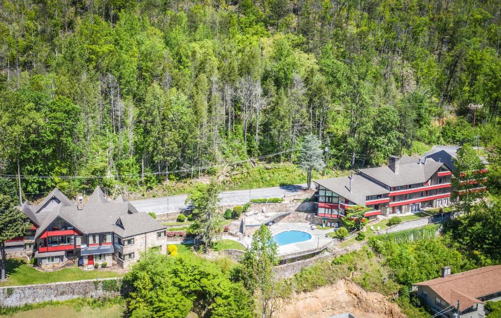 Chalet Inn photo 1