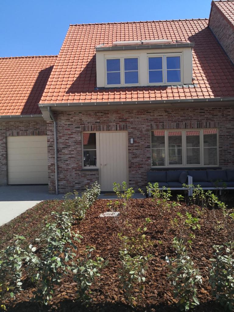 Newport House photo 2