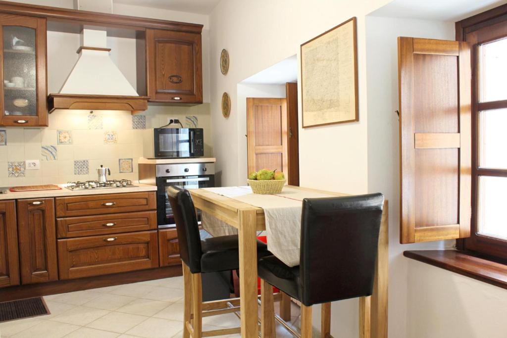 La Dimora del Borgo Antico - Holiday House in Tuscany Lunigiana near 5 Terre, WiFi, Panoramic Terrace photo 3
