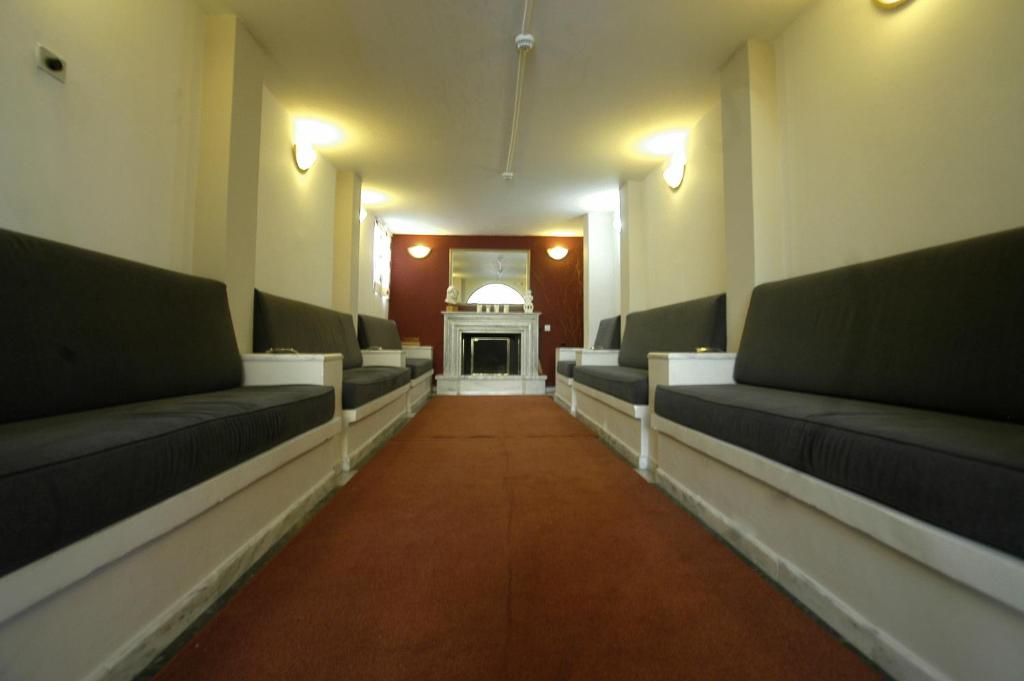 Ilis Hotel photo 2