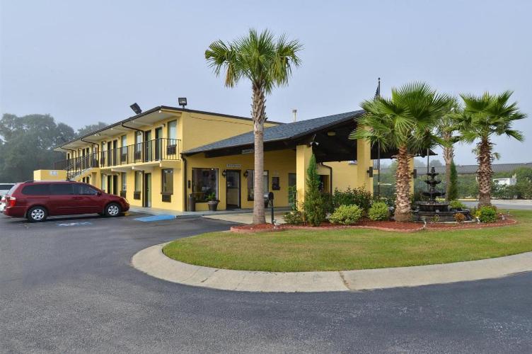 Americas Best Value Inn St. George, SC image