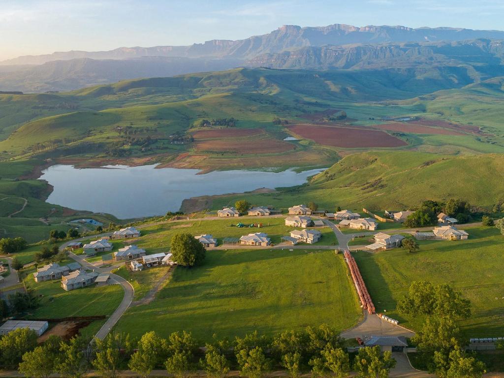 Cayley Mountain Resort