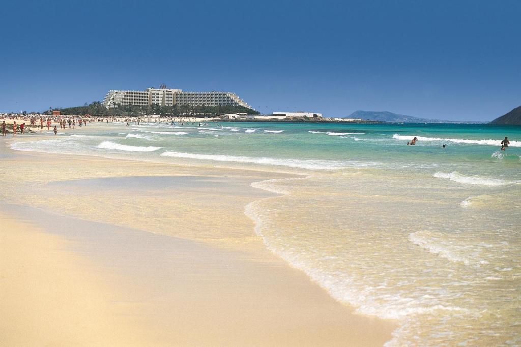 Hotel Riu Palace Tres Islas photo 1