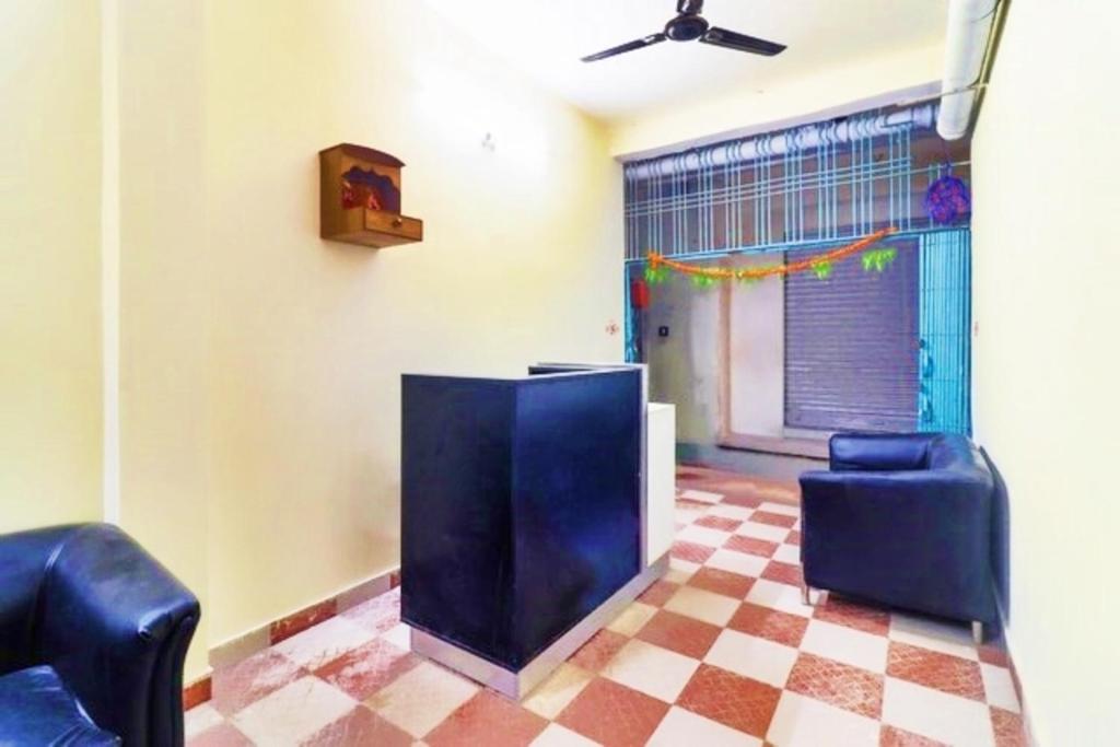 Hotel Station View Mughalsarai by ShriGo Hotels photo 1