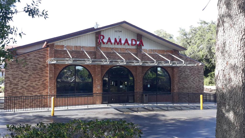 Ramada by Wyndham Temple Terrace/Tampa North image