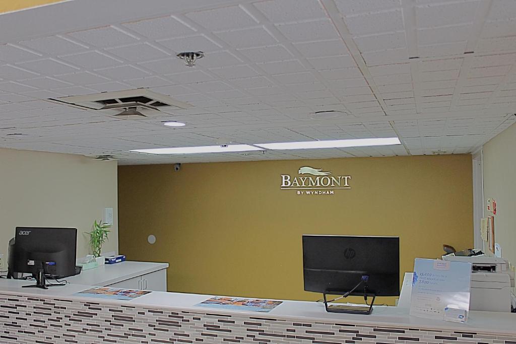 Baymont by Wyndham Springfield photo 4