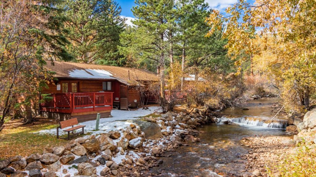 Streamside on Fall River photo 4