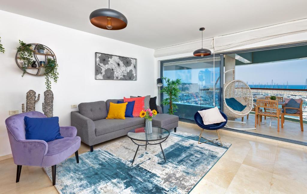 Beach front lux apartment (pool/gym/parking) photo 2
